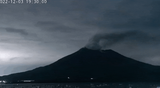 Japan volcano eruption