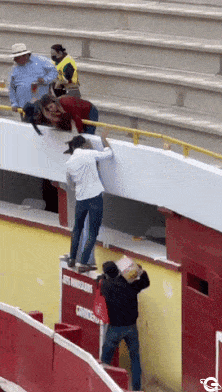 Boyfriend helps girlfriend get down