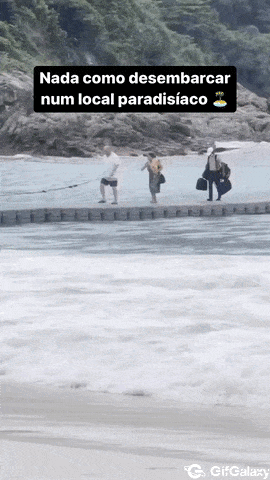 Floating sea pier