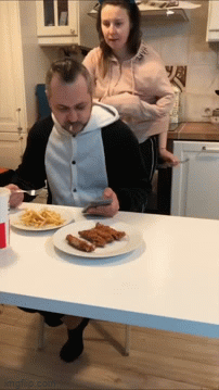 Trick how to steal food