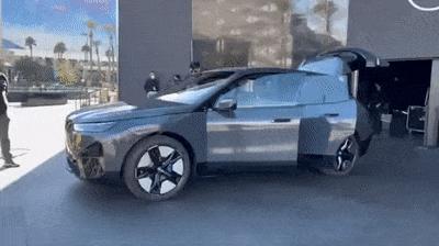 BMW car changes colors