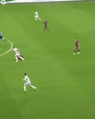 Wonder opposing football players