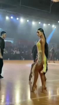 Guy suffers to go in toilet