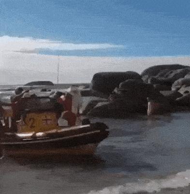 Clumsy Santa Claus at sea 2