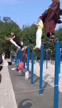 Turning around bar with legs