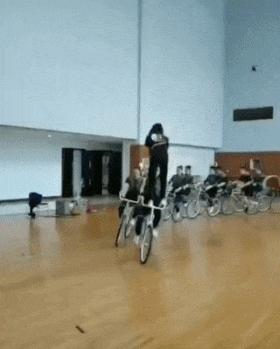 Running around cyclists
