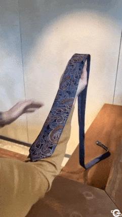 Tying tie easiest way